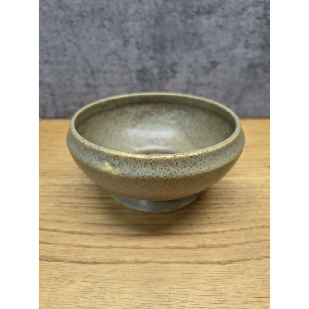 Vintage McCoy USA Floraline 466 - 6" Green Planter